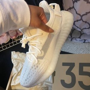Yeezy boost 350 V2